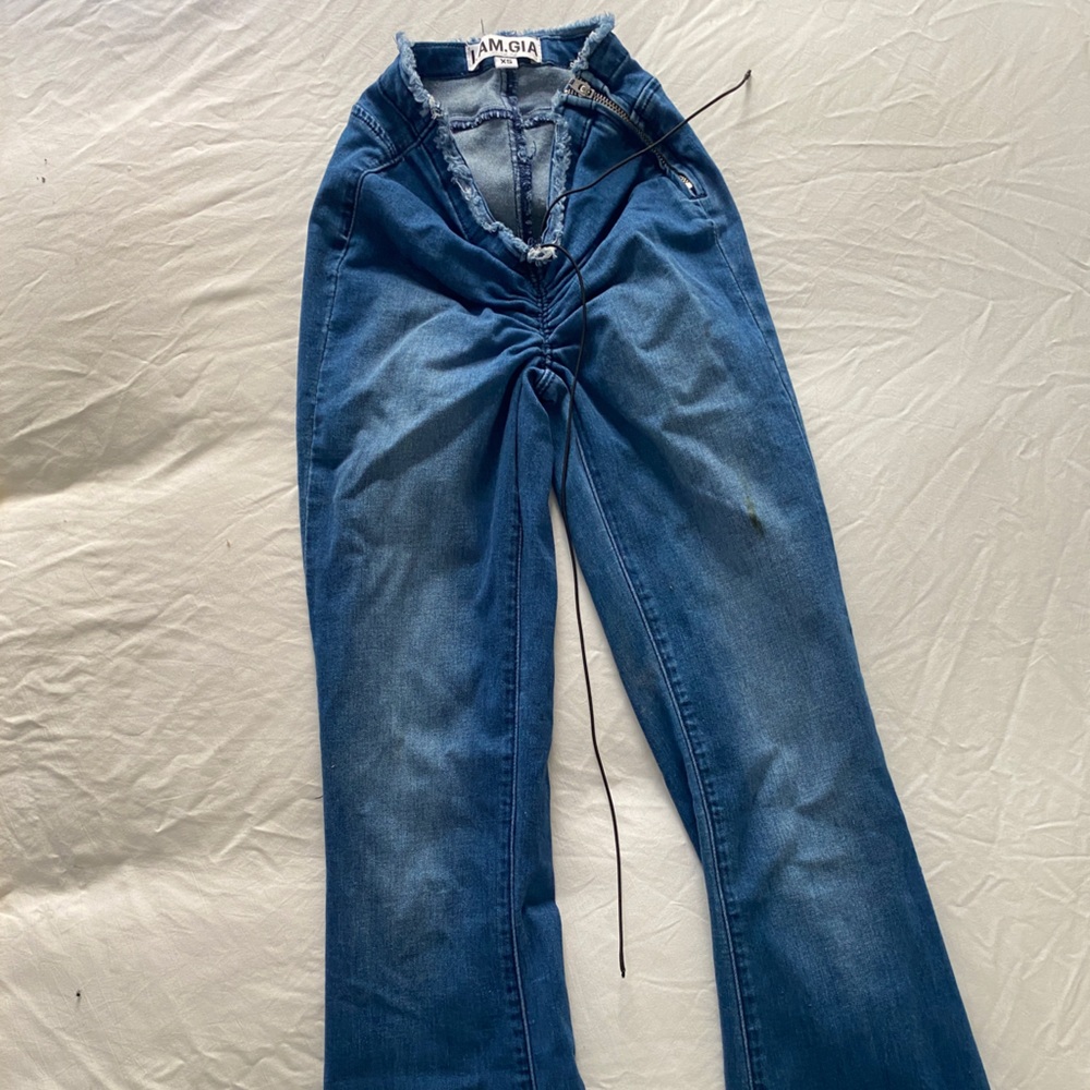 I Am Gia V-Line Jeans